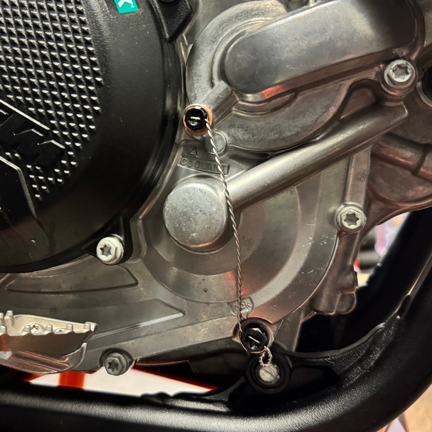 SLIDEmoto BlackTi Hex-Flange Bolts