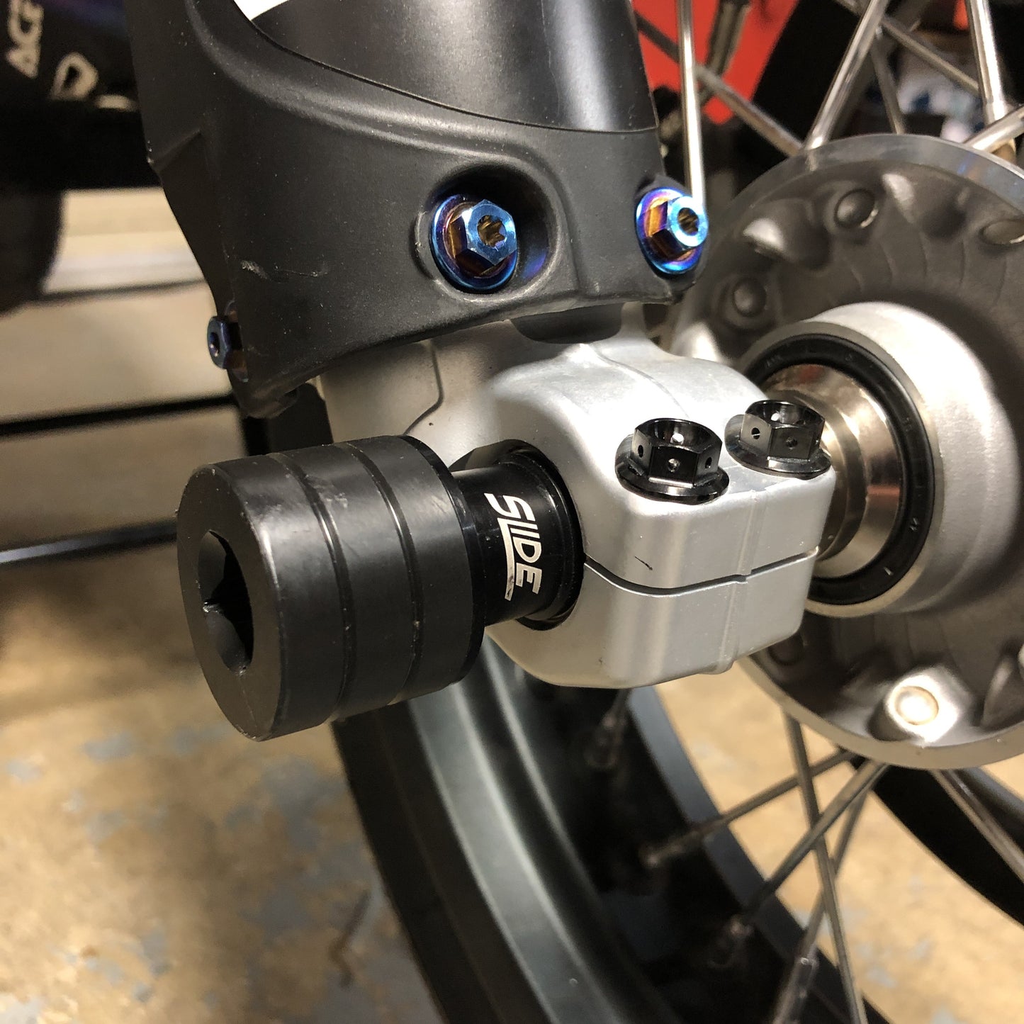 SLIDE Moto Axle Sliders - Front