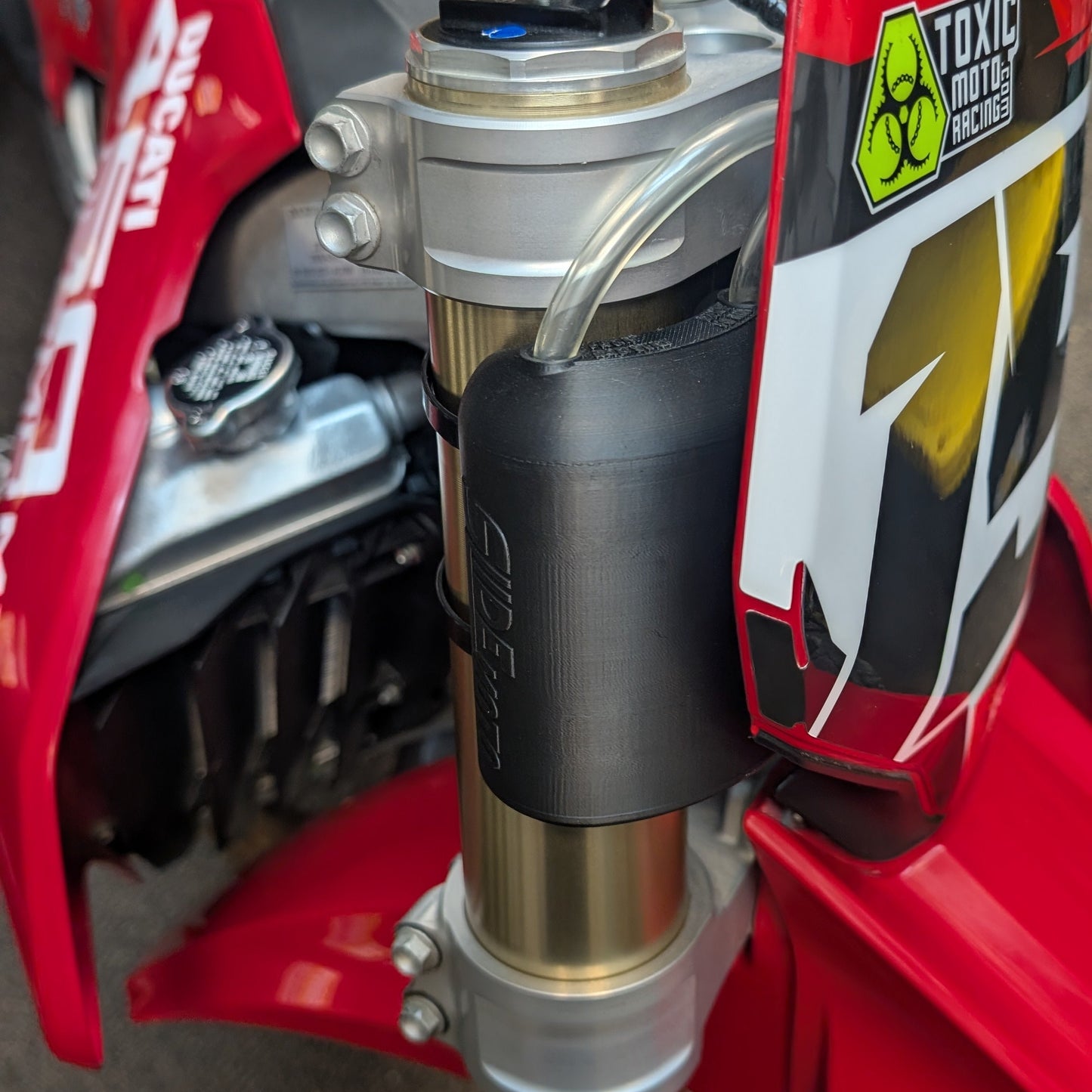 SLIDEmoto Fork-Mount Coolant Recovery Tank