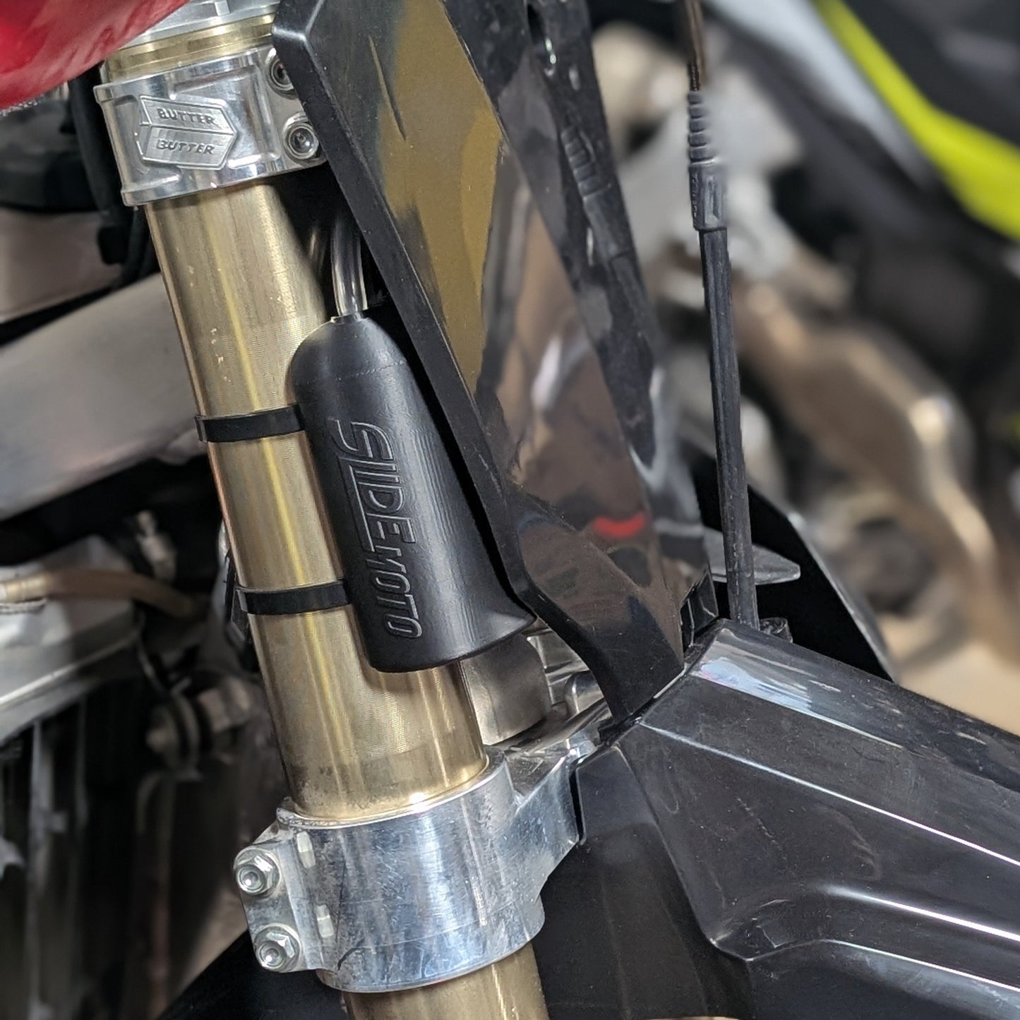 SLIDEmoto Fork-Mount Coolant Recovery Tank