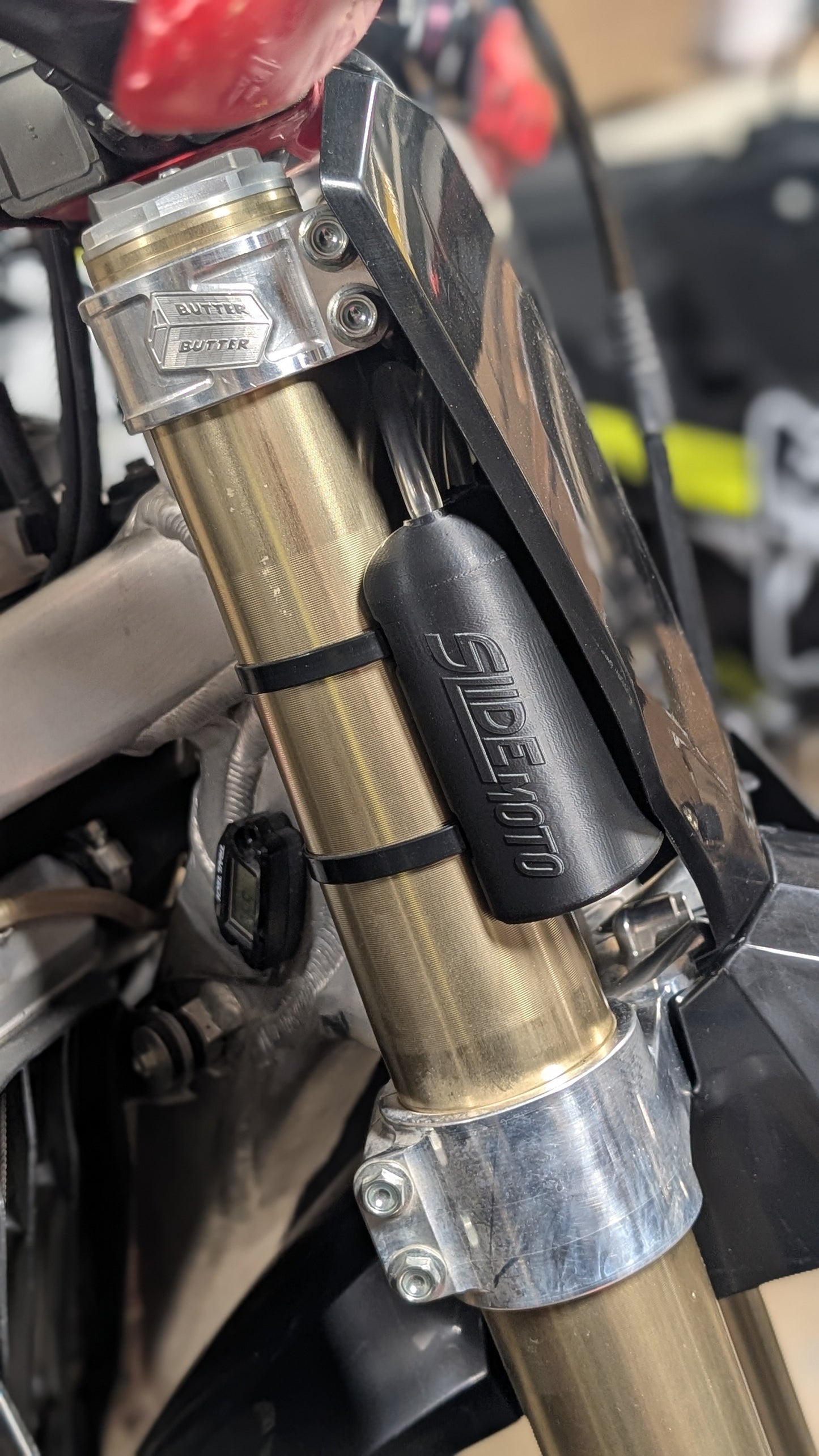 SLIDEmoto Fork-Mount Coolant Recovery Tank