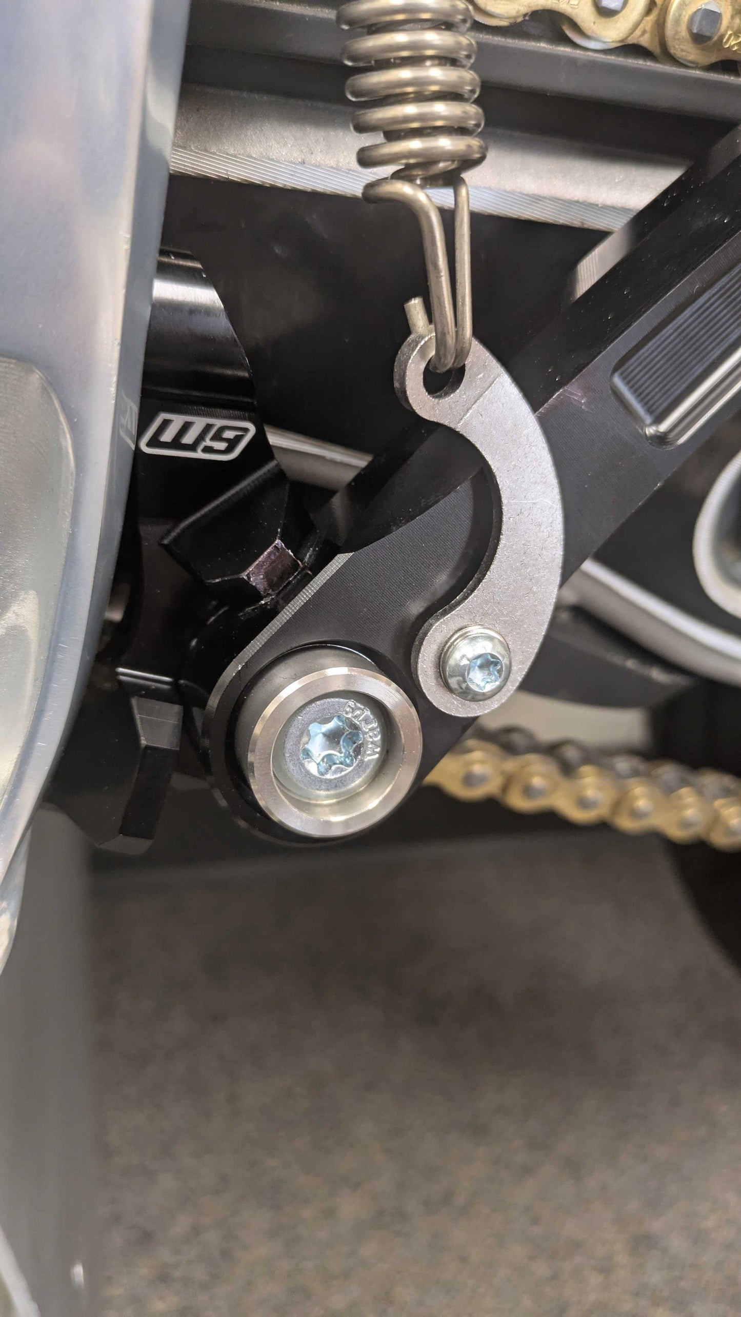Warp9 Adjustable-Length Kickstand