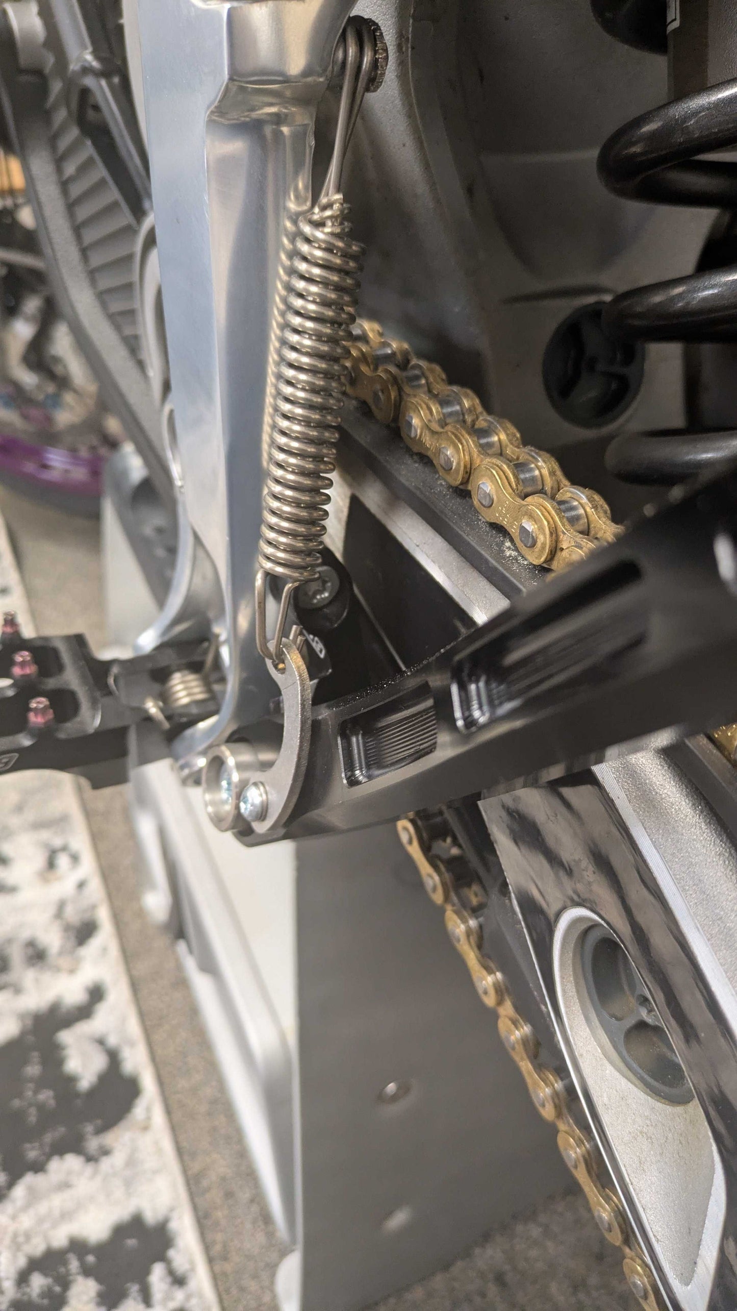 Warp9 Adjustable-Length Kickstand