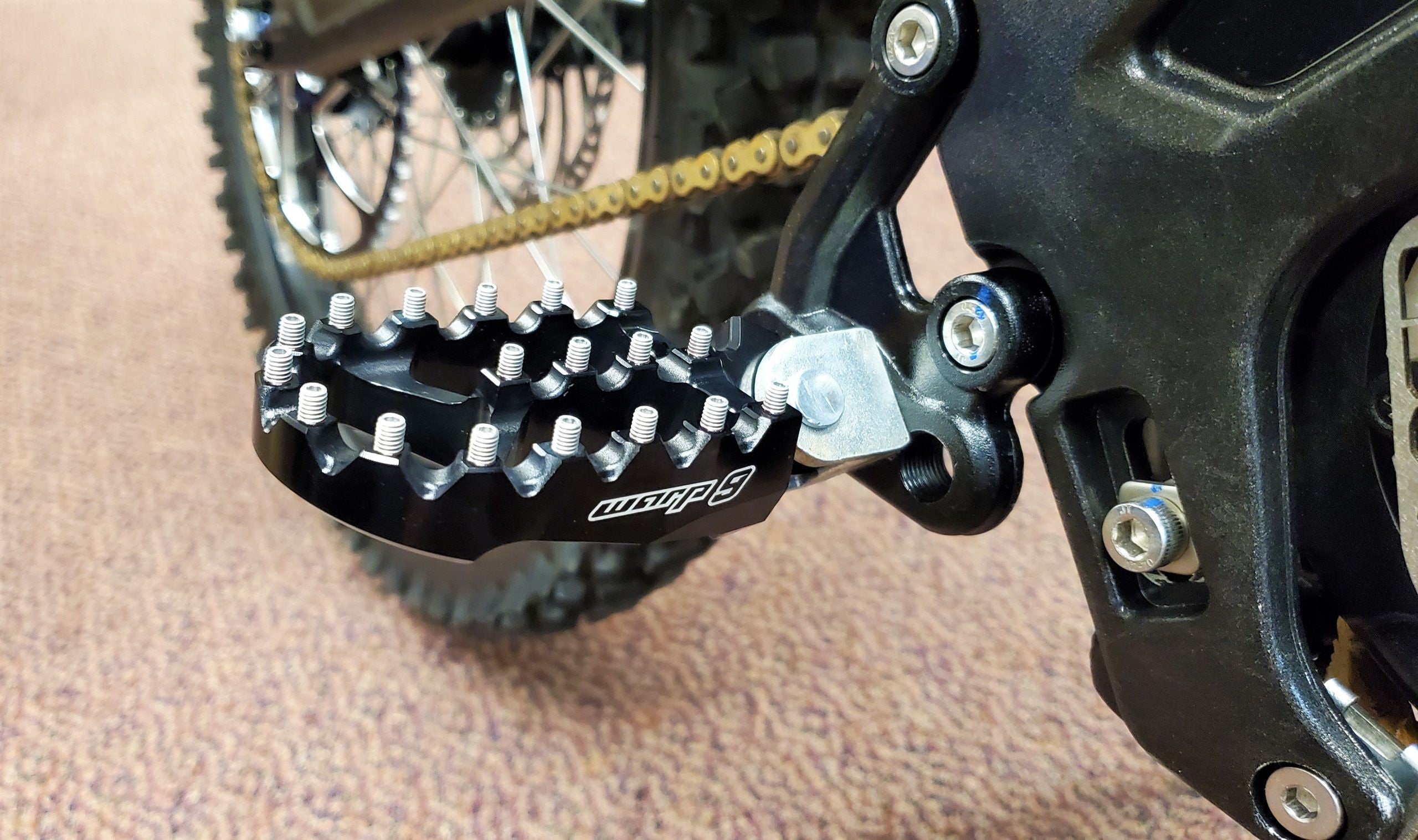 Warp 9 Aluminum Foot Pegs – Toxic Moto Racing